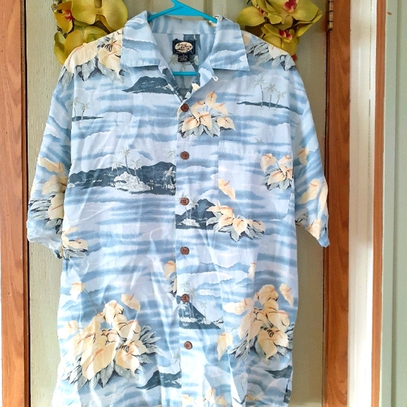 Tommy Bahama Other - 🌴 TOMMY BAHAMA 🌴🎊 Rayon Hawaiian Shirt 🍹
